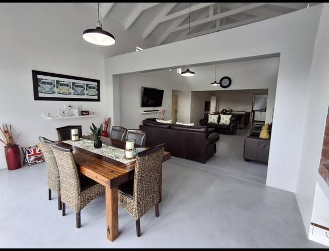 3 BEDROOM HOUSE FOR SALE IN BRITANNIA BAY